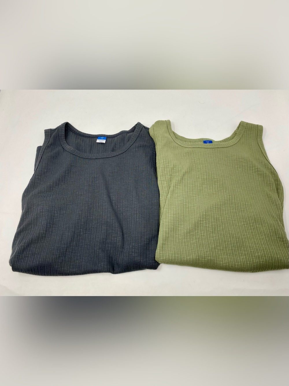Bundle of 2 - Women’s Old Navy Luxe Ribbed Tank Tops Size Medium